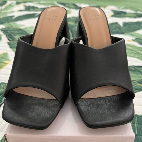 A New Day black heel sandals, size 8 - Picture 2 of 3